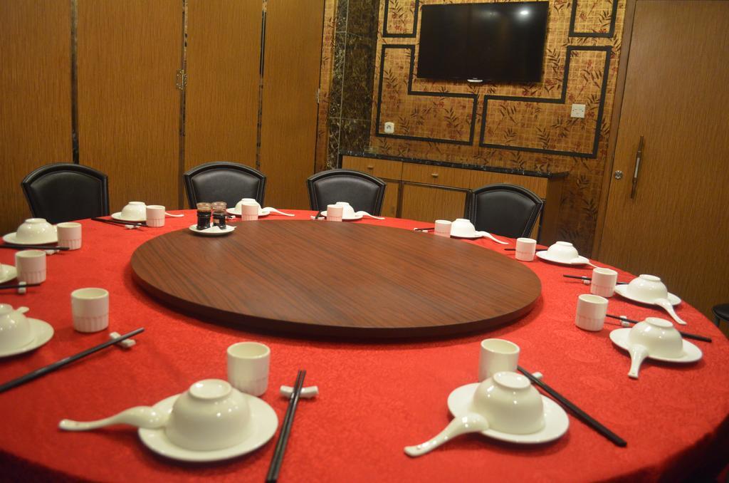 Mustika Gajah Mada Hotel Cakarta Dış mekan fotoğraf