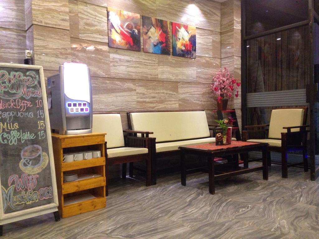Mustika Gajah Mada Hotel Cakarta Dış mekan fotoğraf