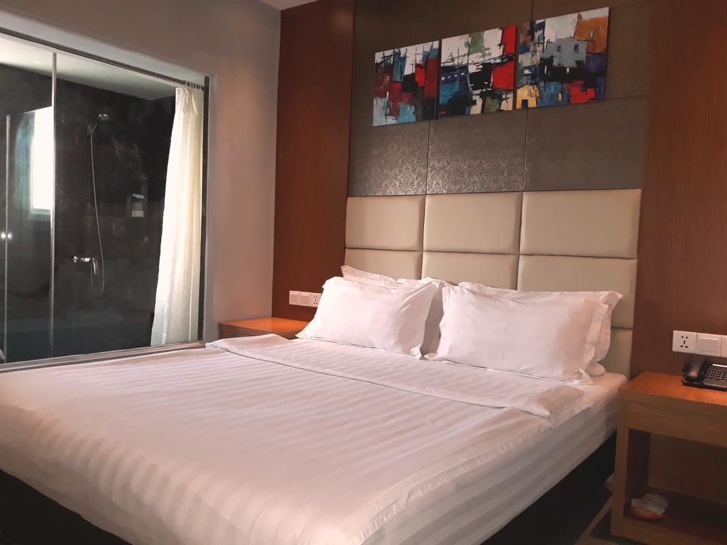 Mustika Gajah Mada Hotel Cakarta Dış mekan fotoğraf
