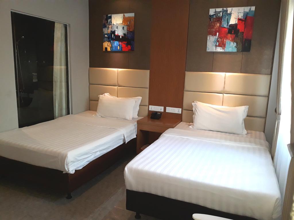 Mustika Gajah Mada Hotel Cakarta Dış mekan fotoğraf