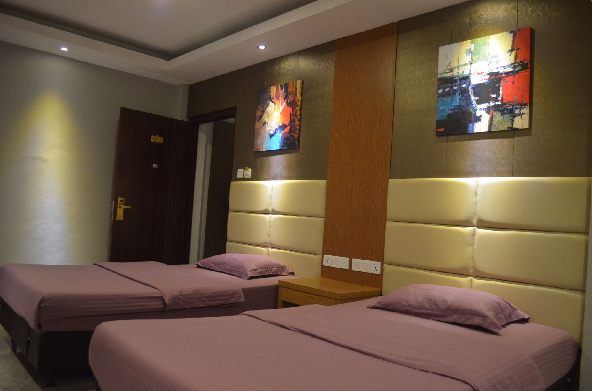 Mustika Gajah Mada Hotel Cakarta Dış mekan fotoğraf